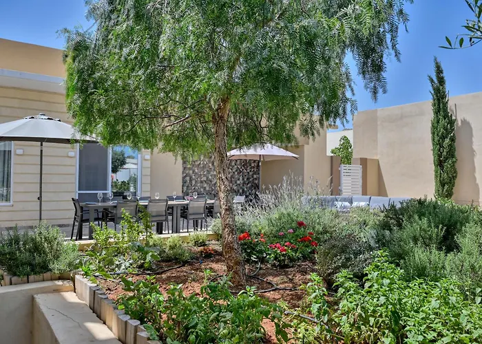 Ta Benna * Għajnsielem